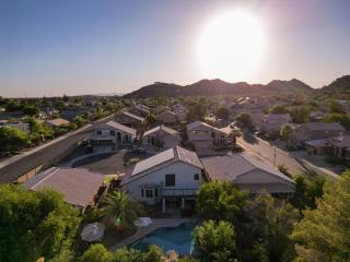 Charming Desert Stay - Sparkly Pool - Fast Wi-Fi - Grill & Fire Pit - 5