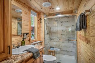 Mentone Tranquility Base with Hot Tub - 5