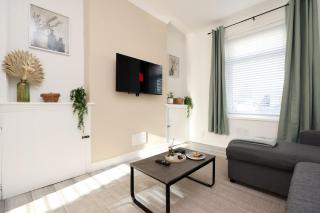 20 off weekly, 30 off Monthly - free parking - Cardiff - 0