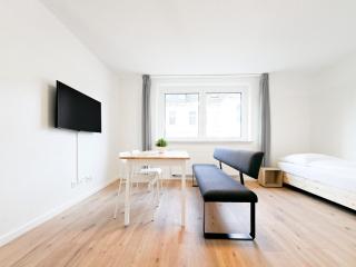 Tolstov Apartments - 3 Room Apartment - Balcony - Kitchen - Washing machine - next to Cologne - Frechen - 0