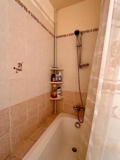 Chambre privative au calme en plein centre avec balcon - 1