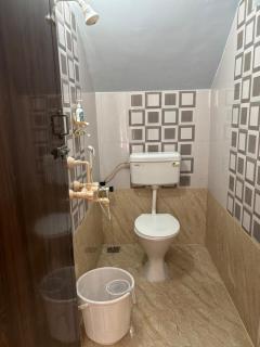 Entire 2BHK and a garden parking - 7