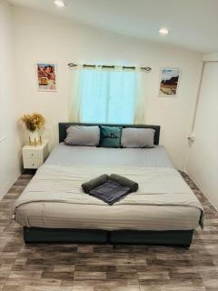Oceanfront Villa at Bang po Beach-Koh Rooms - 3