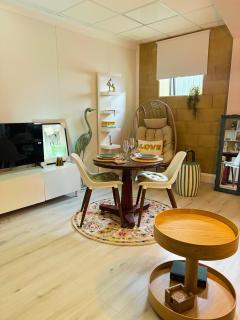 Stylish Double Room Park Royal with off-site Gym Access to Showers - 0