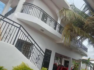 Sukuta nema guest house - - 3