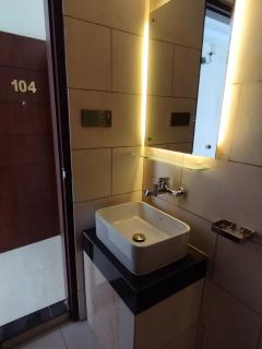 White Park Hotel & Suites - Chittagong - 2