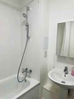 Morden 1 bed apartment - 9