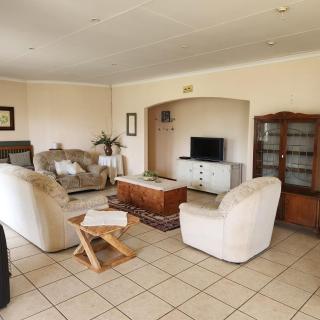 Simply Rooted Cottage - 8