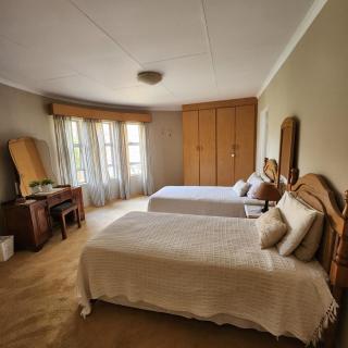 Simply Rooted Cottage - 1