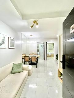 Cozy 2BR for 6pax Families & Groups, Wi-Fi, Budget Stay near IT Park Cebu- Unit Vinn by GERRA - 0