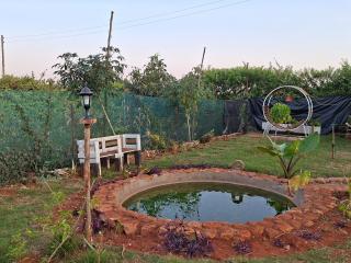 Elmadel Coffee Gardens Rustic One Bed Wooden Cottage - 5