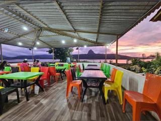 Black Pearl Cottage - - 8