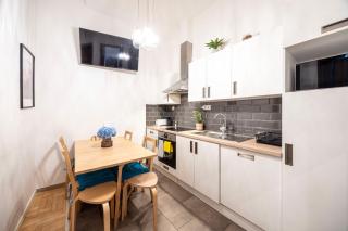 Central Gozsdu Apartment by True Estate - 0