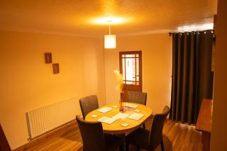 Mansfield House - Sleeps 10, Free Parking, WiFi - Weekly & Monthly Stay Deals! - Mansfield - 9