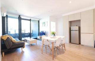 04D Abnb-Style Skyline view, Parking and Pool, 7mins to Crown Melbourne - 6
