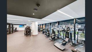 04D Abnb-Style Skyline view, Parking and Pool, 7mins to Crown Melbourne - Melbourne - 7