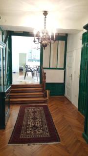 Big Viennese City Apartment with Piano and AC - 0
