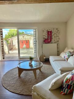 Suites zen dans maison d'hôtes avec piscine intérieure et jardin - 5