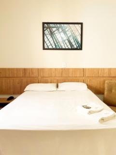 Lady Laura Hotel - - 2