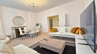 2000ft Huge, 3Bed 3Bath, AC, 5 mins to St James Park, Buckingham Palace - 3