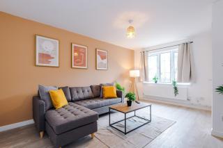 Modern 3 bedroom home - driveway parking for 2 vehicles, close to Manchester city centre - Manchester - 0