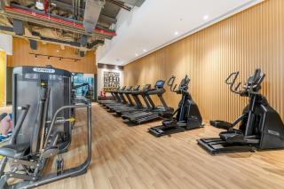 Luxury Palm Studio - Skyline Views - Rooftop Pool & Beach Access - 8