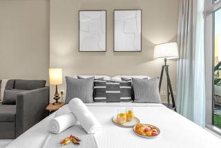 Luxury Palm Studio - Skyline Views - Rooftop Pool & Beach Access - 4