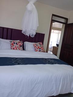 Serene 2BR Getaway with Stunning Hill Views - 9