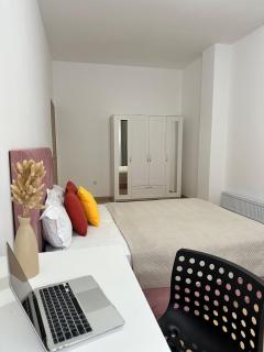 Whome in EXPO Resident - 5