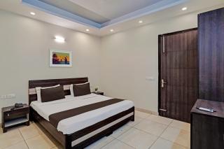Townhouse Akshay Hotel - 8
