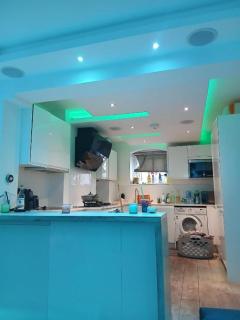 Bright Double Room w Private Bath Easy Access Free Breakfast - Forest Hill - 6
