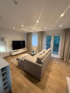 Cosy 2 bed Flat Woking 30 min via Train to London - Woking - 6