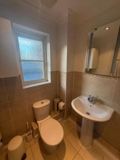 Cosy 2 bed Flat Woking 30 min via Train to London - 5