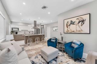 Modern 3 BR Villa Near Beach & FLL - Hollywood - 0