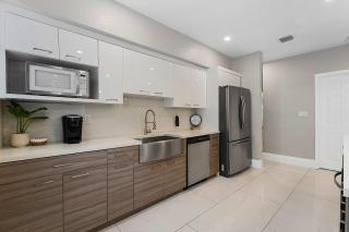 Modern 3 BR Villa Near Beach & FLL - Hollywood - 2
