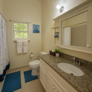 Spacious 3 Bed Home, Pool & Gym Access - 1