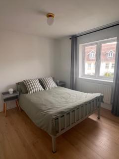 La CAZA Guest House - Royston - 0
