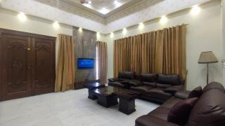 Lawn & Luxe 2 BR Stay with Grand Event Space - Lahore - 2