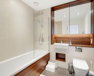 A Stylish 4 Bedroom House - London - 7