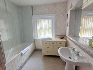 Lyndale Guesthouse - 6
