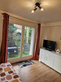 Chambre avec salon et balcon - Gare Annemasse - 3