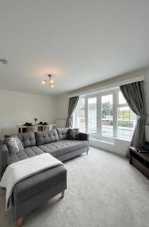 Lovely 2-Bedroom New Forest apartment on a Farm - New Milton - 0
