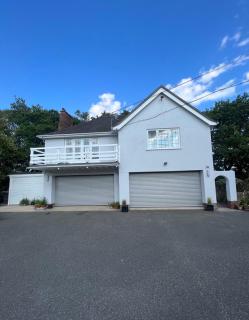 Lovely 2-Bedroom New Forest apartment on a Farm - 2