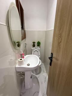 Luxury 2BR 2BA Apartment in Lekki Ikota Ajah 247 Free Wifi and Family friendly - 8