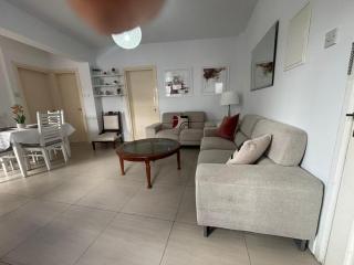 Modern 2BR Apartment 70m from Finikoudes beach - Larnaca - 7