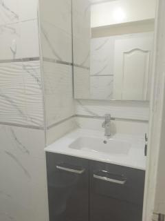 Chic 2BR Apartment with Beautiful Moroccan Salon - 4