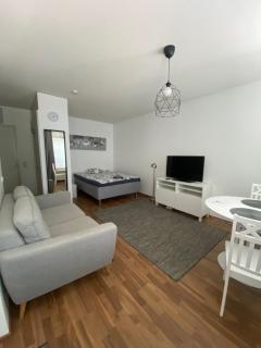 Niinivaaran tilava ja valoisa yksiö 2 - 8