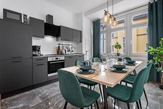 Moderne Suite bis zu 6 Personen - Central- free Parking - 3 Bedrooms - Netflix - Smart Home - 2