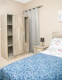 RABYs COTTAGE COZY 2 BEDROOM BACKUP POWER WIFI - Kwabenya - 7