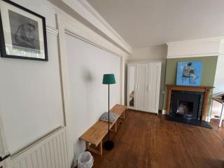 Family Home in Residential Area, No Parties - 5